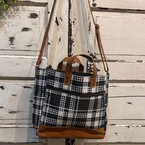 Thirty one Black & White HoundstoothTote with Tan Leather Trim crossbody purse